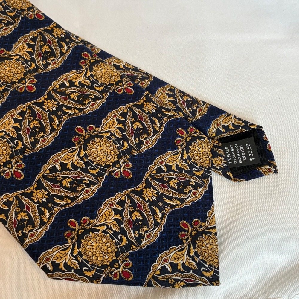 The Metropolitan Museum of Art Tie Silk Ornate Floral Scroll Baroque Renaissance